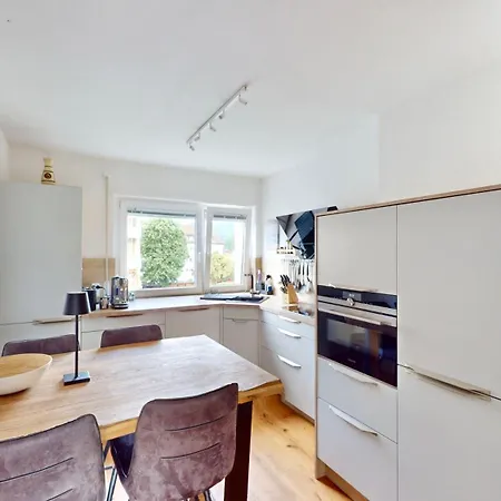 Schöne Ferienwohnung mit guter Anbindung, sehr guter Ausstattung und kostenloses WLAN Herten  Exterior foto